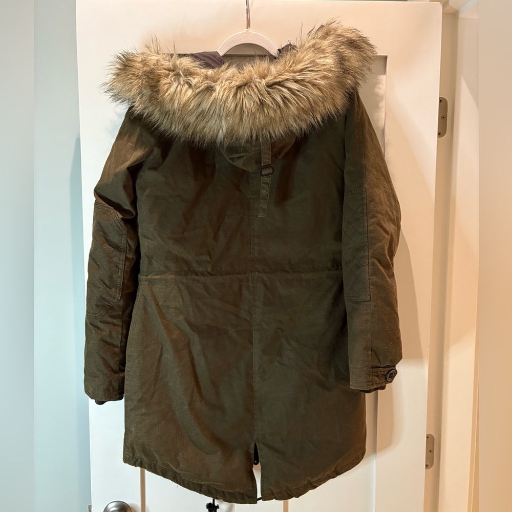 Aritzia Community Paradigm Parka Sz SM - Picture 5 of 14